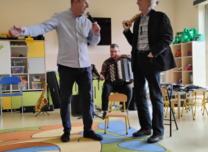 Poranek muzyczny "Melodie płynące z ekranu"