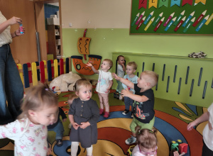 Jesienne drzewo Maluszków