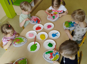 Świąteczne malowanie ze Starszakami !